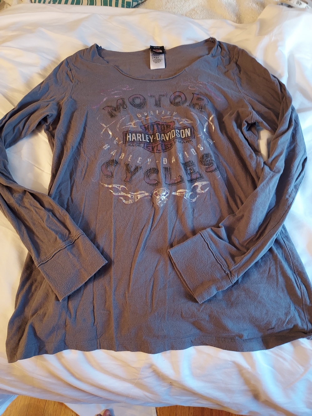 Harley-Davidson Gray Long Sleeve Graphic Tee with Metallic Logo